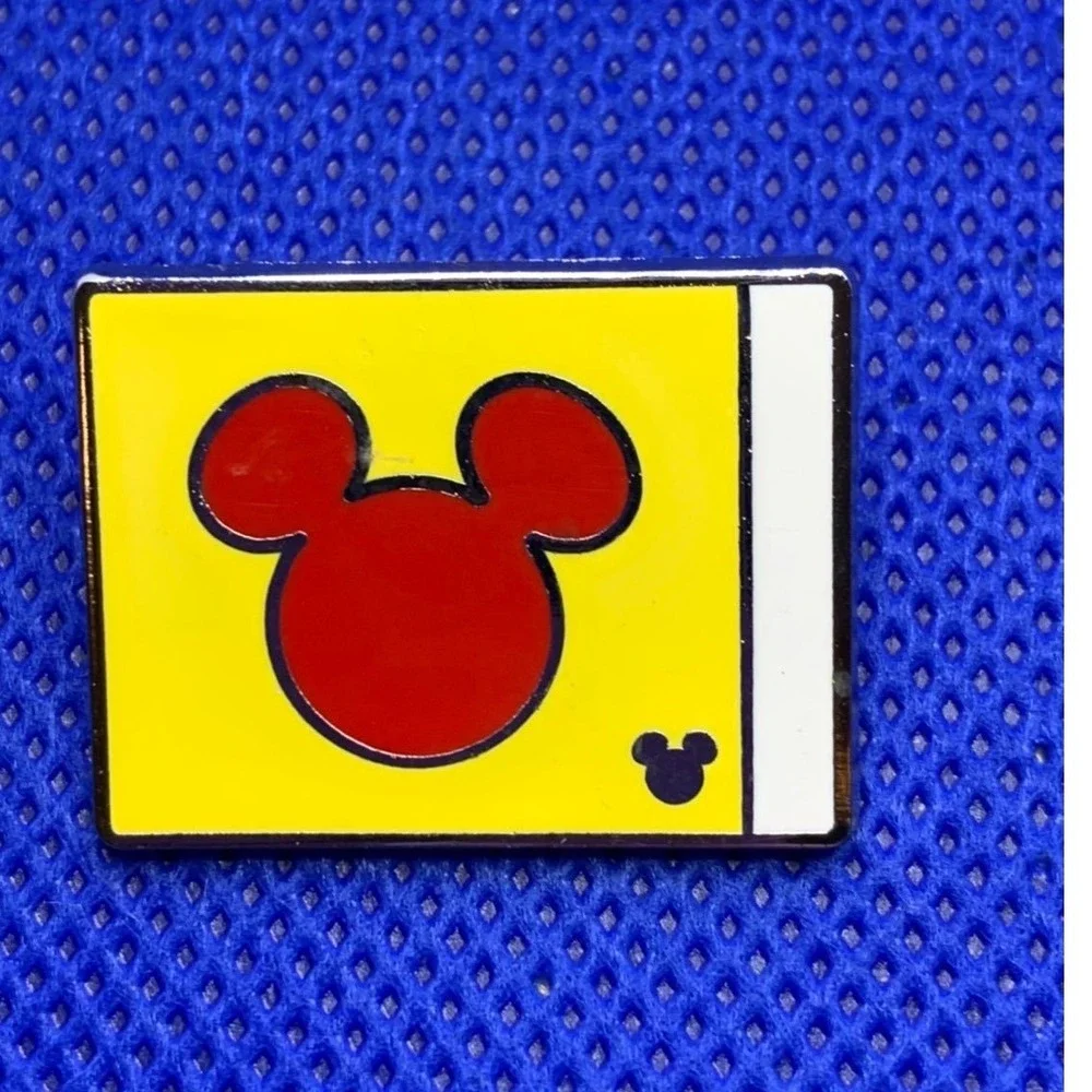 2010 Disney's Yacht Club Disney Pin Hidden Mickey Yellow Pillow